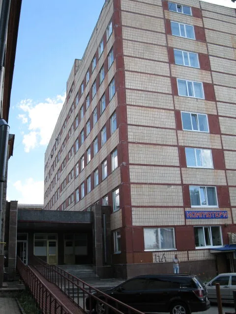 Будівля поліклініки